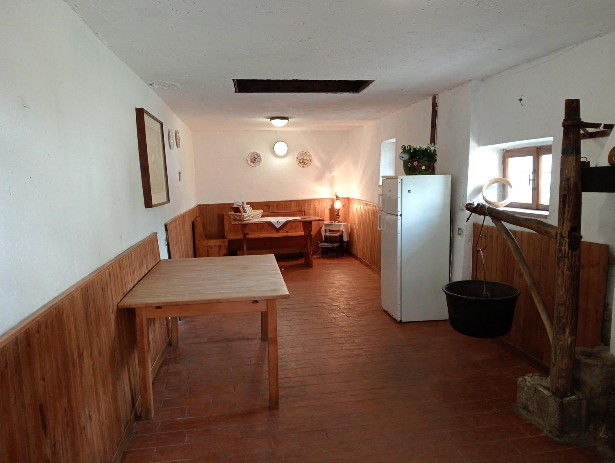 Agriturismo Preele Villa Ferrara di Monte Baldo Luaran gambar