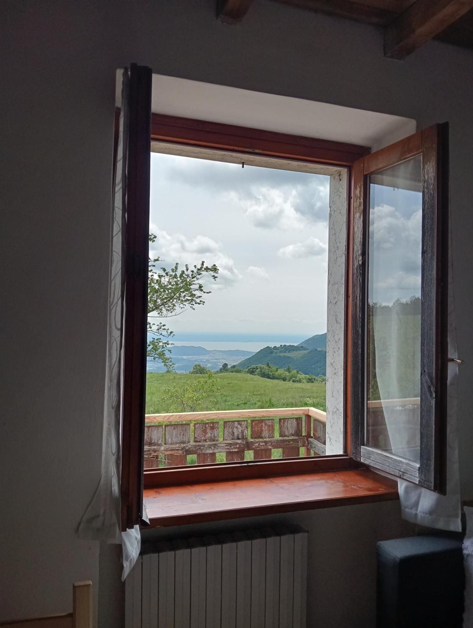 Agriturismo Preele Villa Ferrara di Monte Baldo Luaran gambar